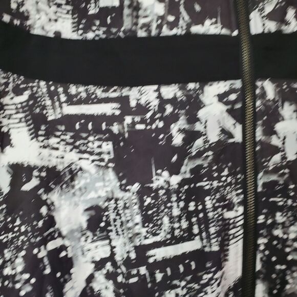 City Chic Black and white city lights zip up corset peplum size small = size 16 - Picture 4 of 10